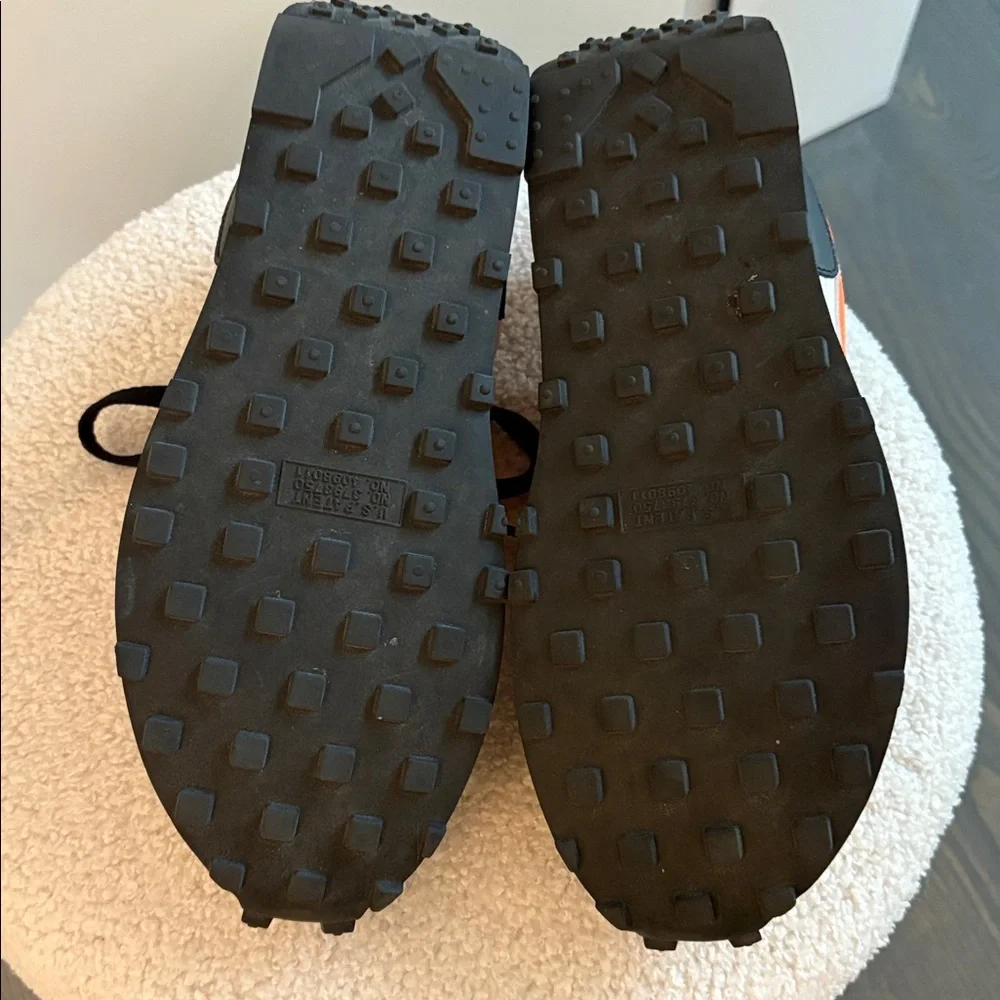 Women’s Nike Daybreak QS Sneaker in Dynamic Yellow  RARE 7 EUC - Picture 5 of 7